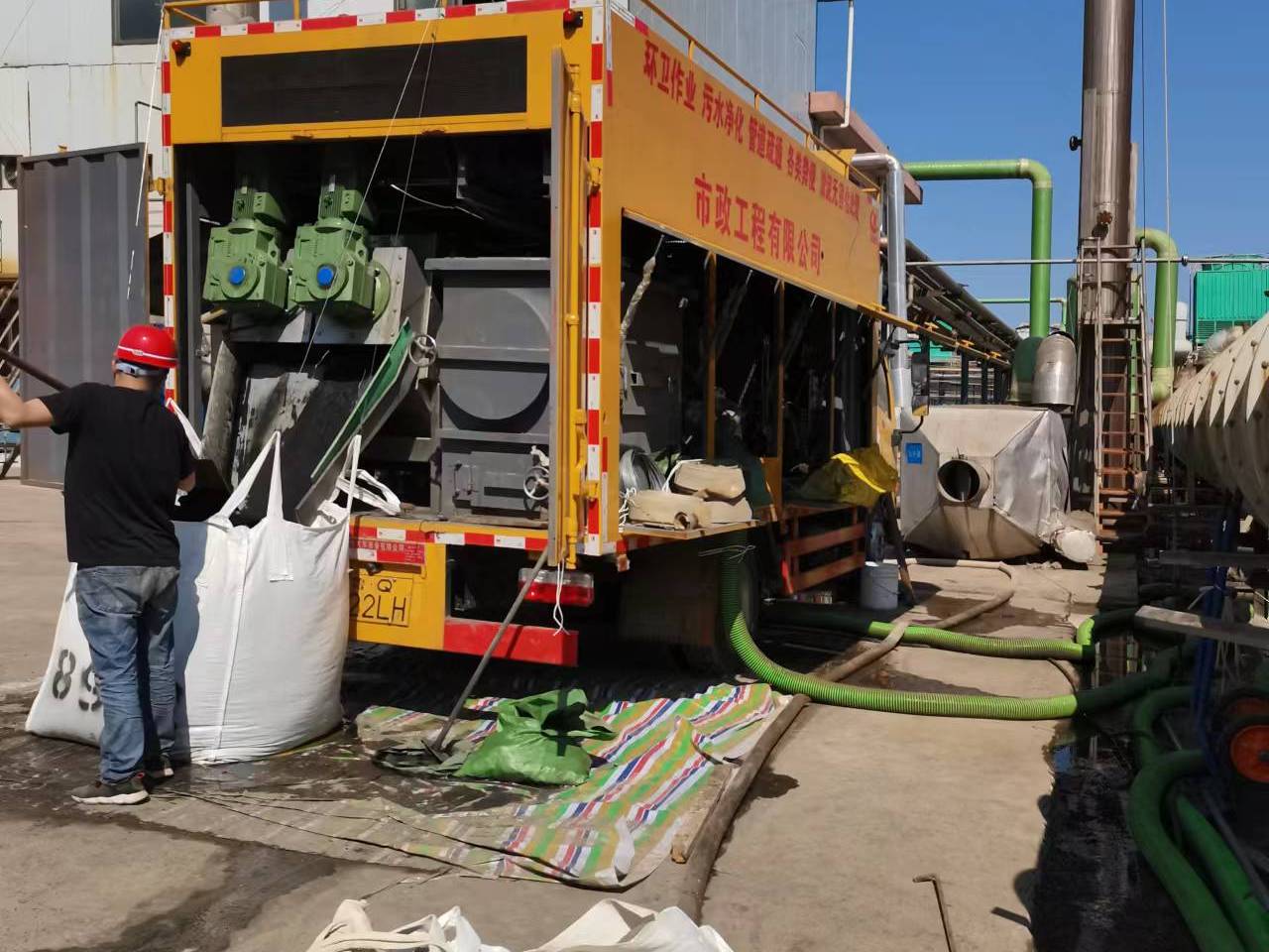 清新淤泥压干处理